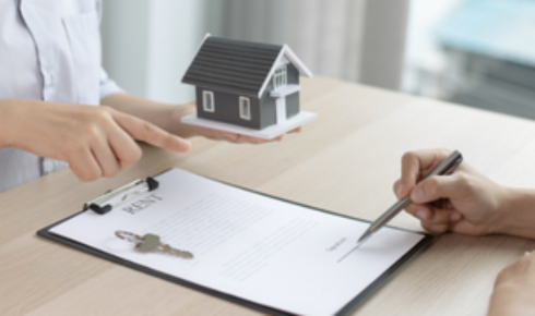 What Should Renters Review Before Signing a Lease for Townhomes for Rent Near Me?