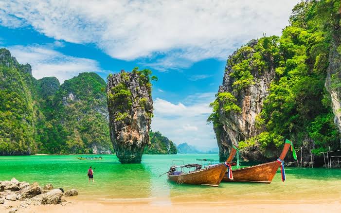 find Phuket flights on Traveloka